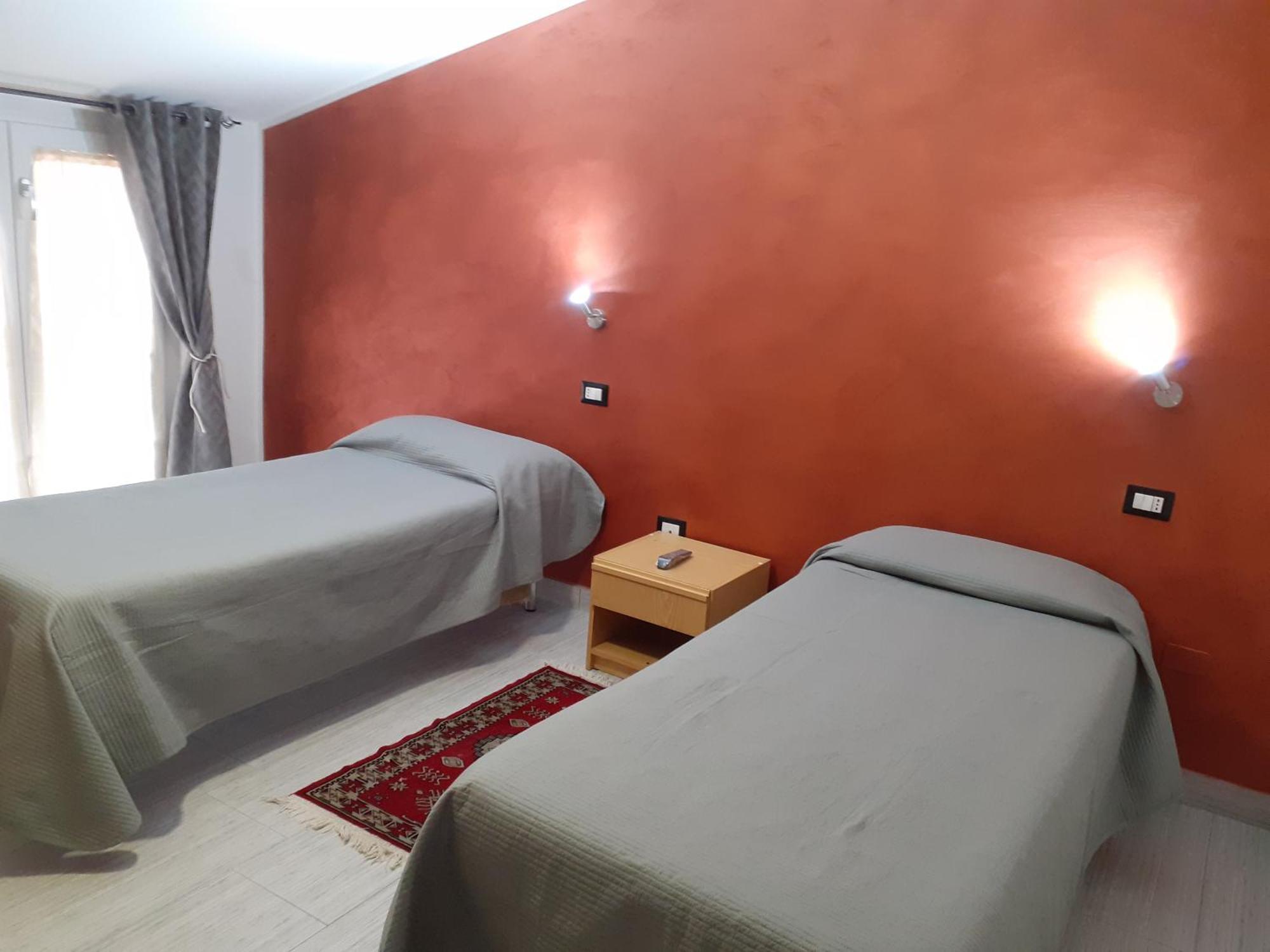 Hotel Ristorante Supersonik Acri Номер фото